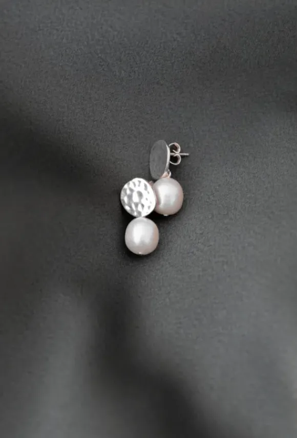 Gauhar - Pearl Drop Earrings, silver