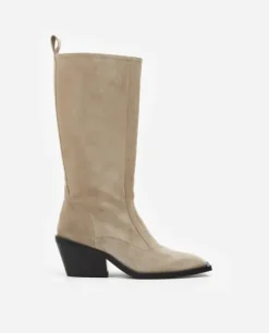Ripaus rock-henkeä näillä naisellisilla bootseilla!